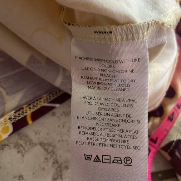 Maeve Cinched Flutter-Sleeve Top Yellow Motif - Picture 15 of 16